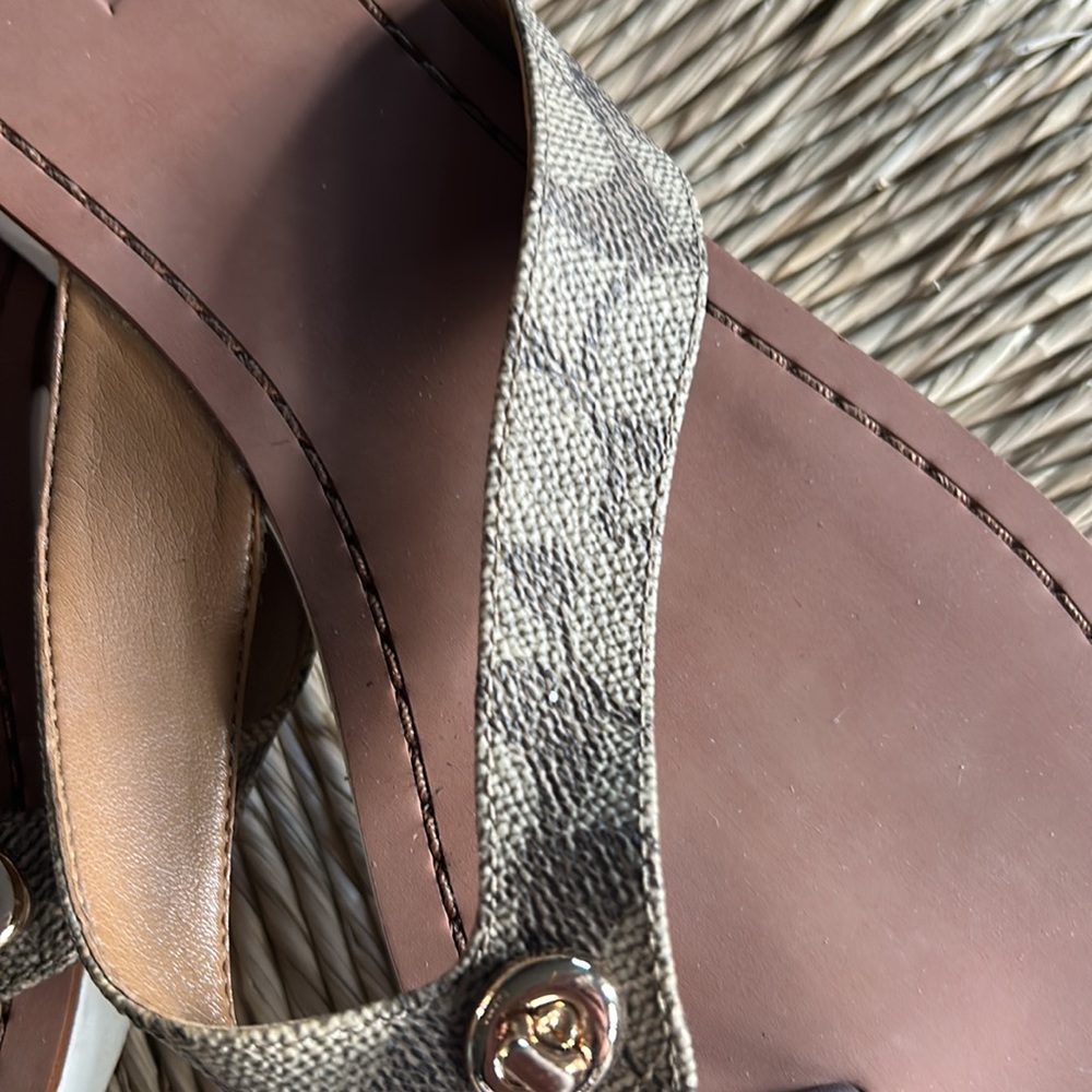 Coach Thongs - Picture 3 of 12